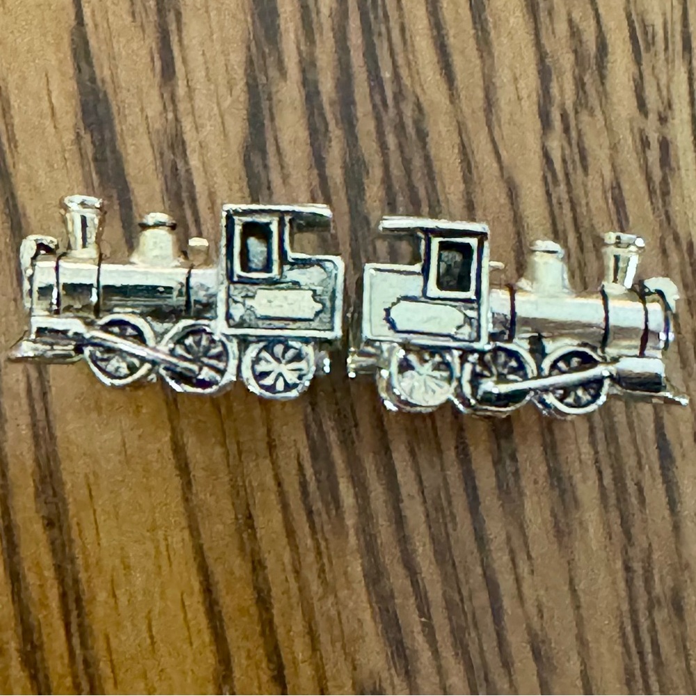 Vintage Sarah Coventry Gold Tone Locomotive Train Cufflinks Railroad